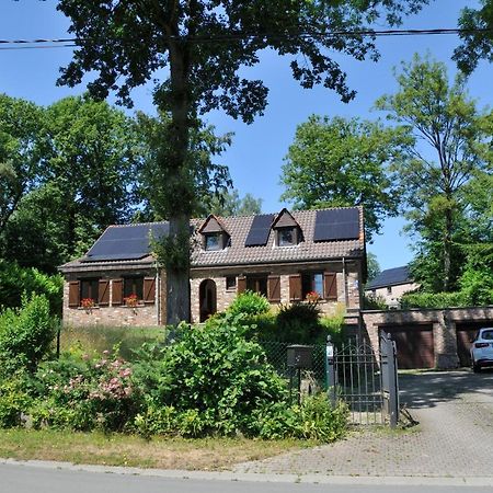 Tres Belle Villa 4 Facades Dans Quartier Vert Et Arbore - 5 Kms De Ναμούρ Εξωτερικό φωτογραφία